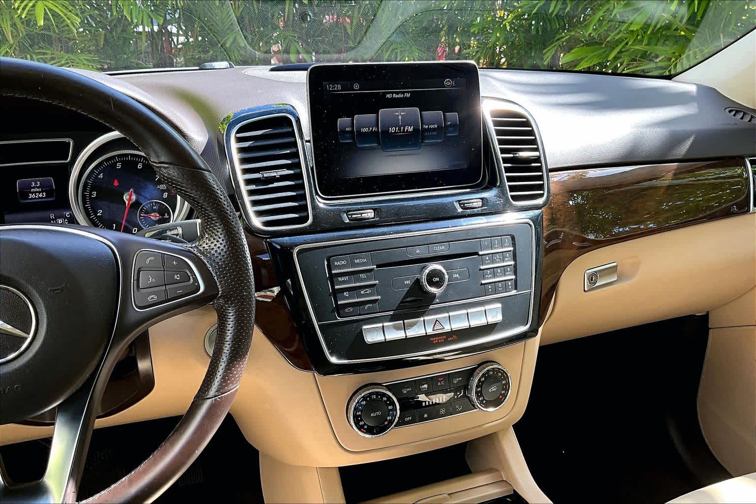 Thumbnail: 2017 Mercedes-Benz GLE - 16