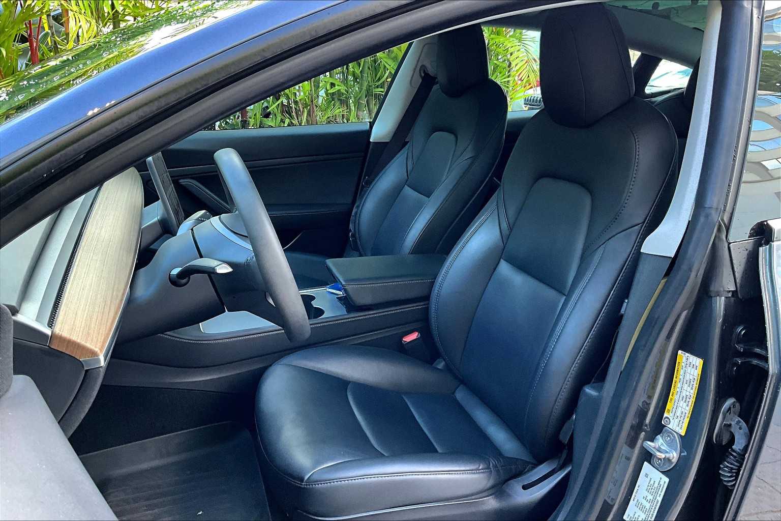 Thumbnail: 2021 Tesla Model 3 - 12