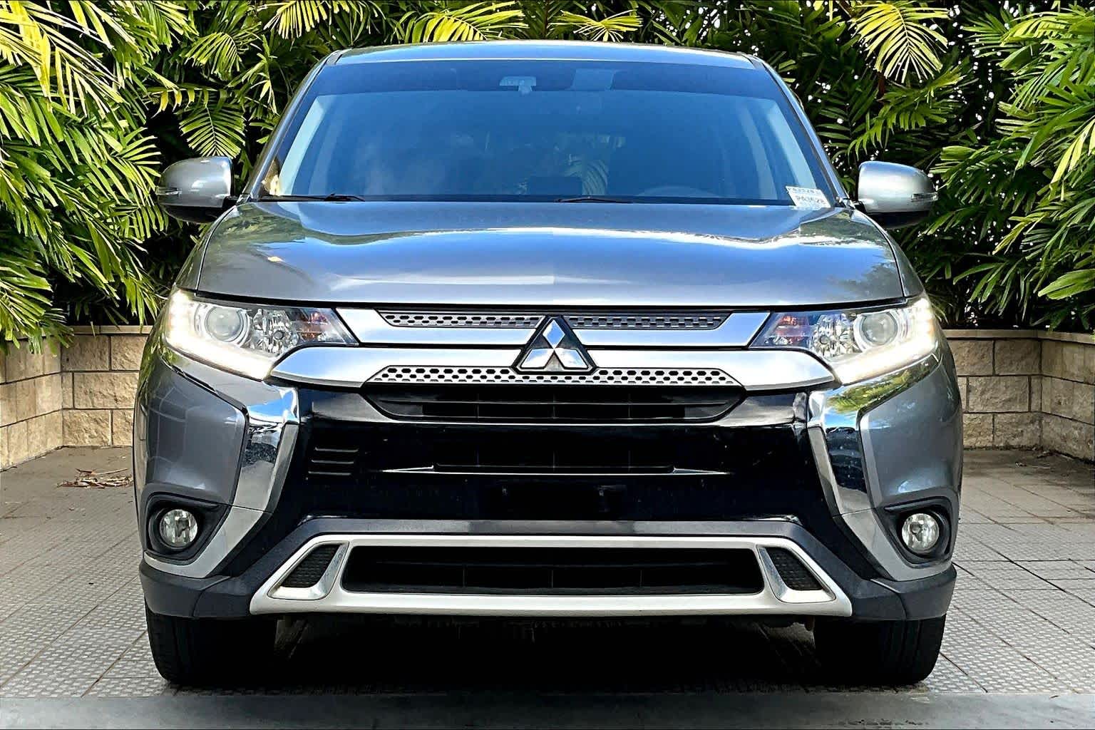 Thumbnail: 2020 Mitsubishi Outlander - 7