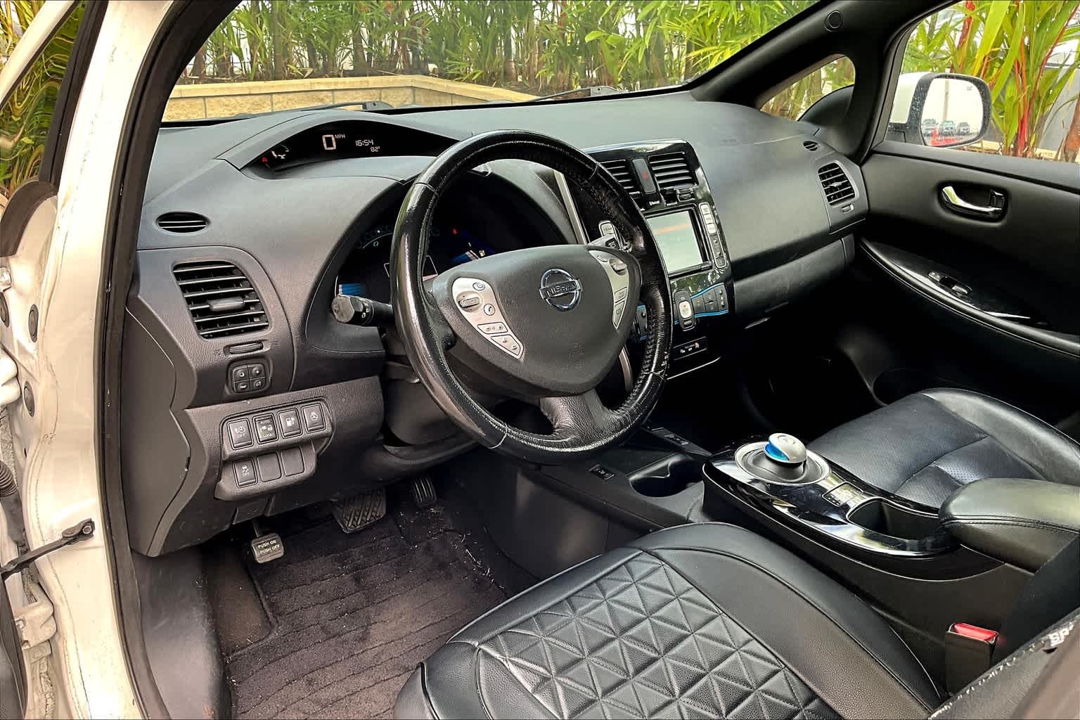 Used 2013 Nissan LEAF SL with VIN 1N4AZ0CP2DC402020 for sale in Honolulu, HI