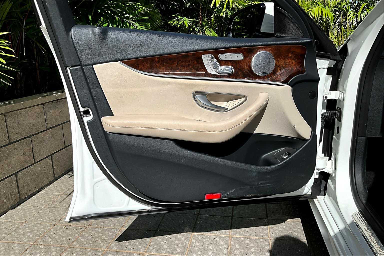 Thumbnail: 2017 Mercedes-Benz E-Class - 28