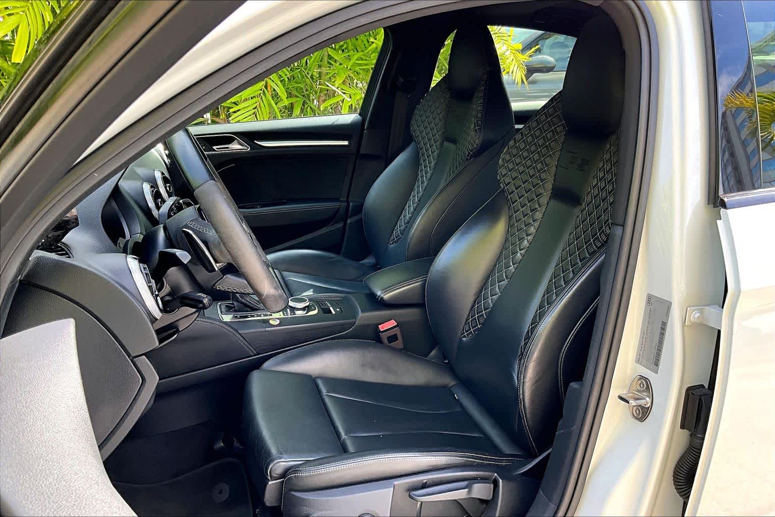 Thumbnail: 2018 Audi RS 3 - 12