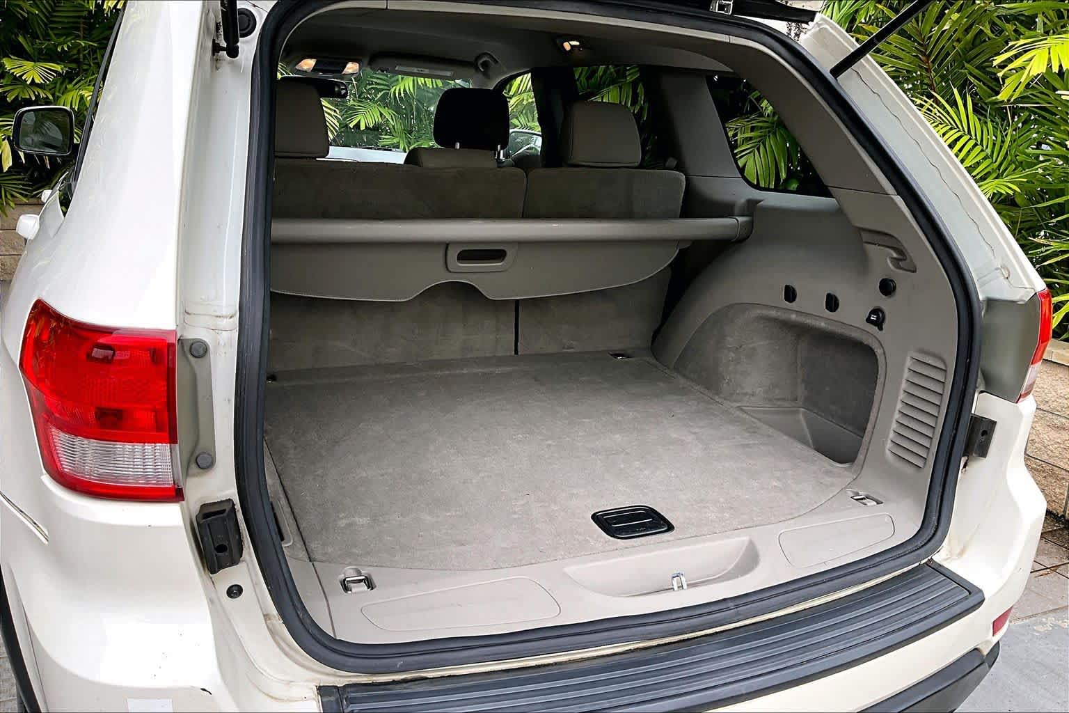 Thumbnail: 2011 Jeep Grand Cherokee - 19