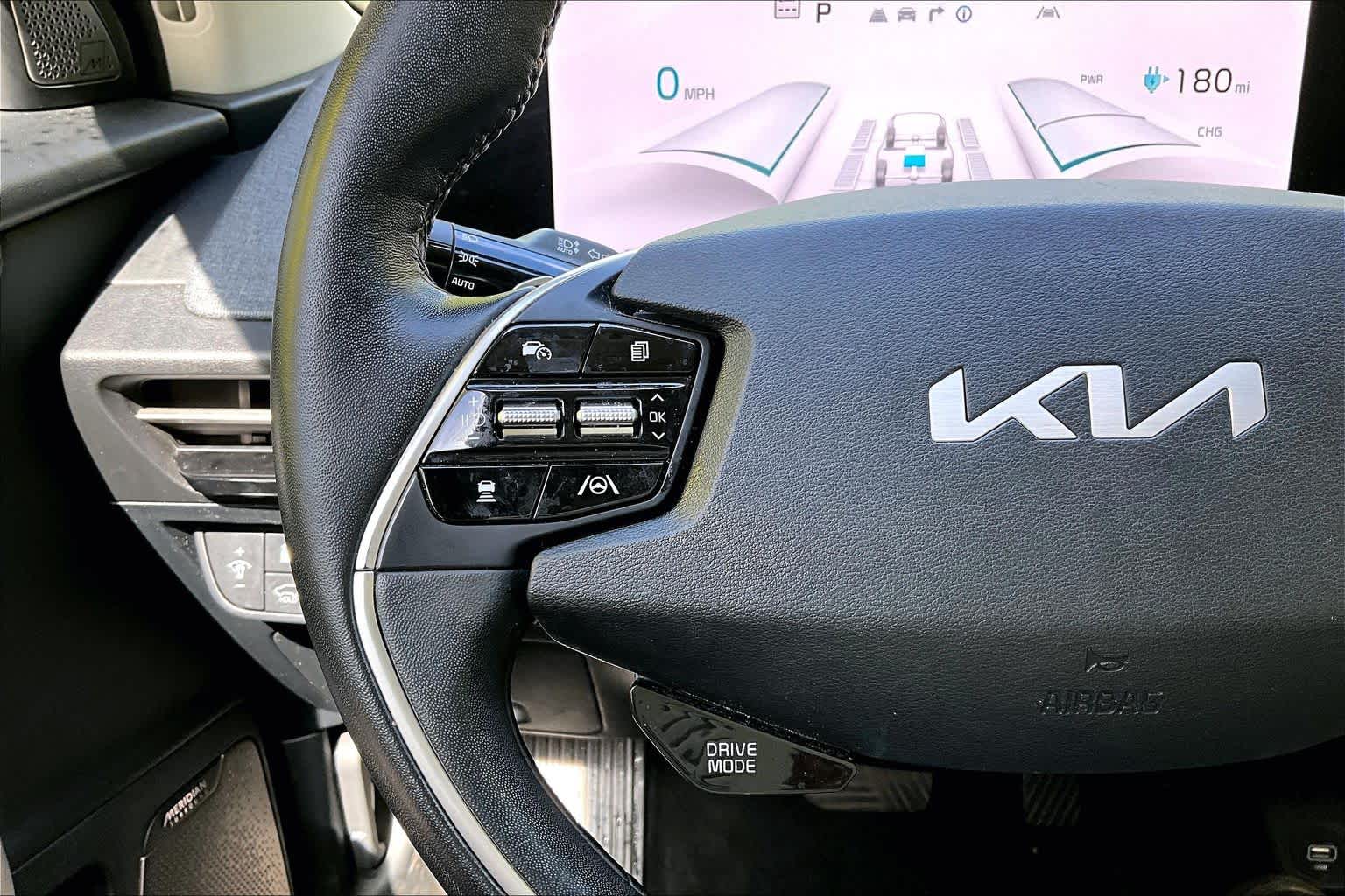 Thumbnail: 2022 Kia EV6 - 25