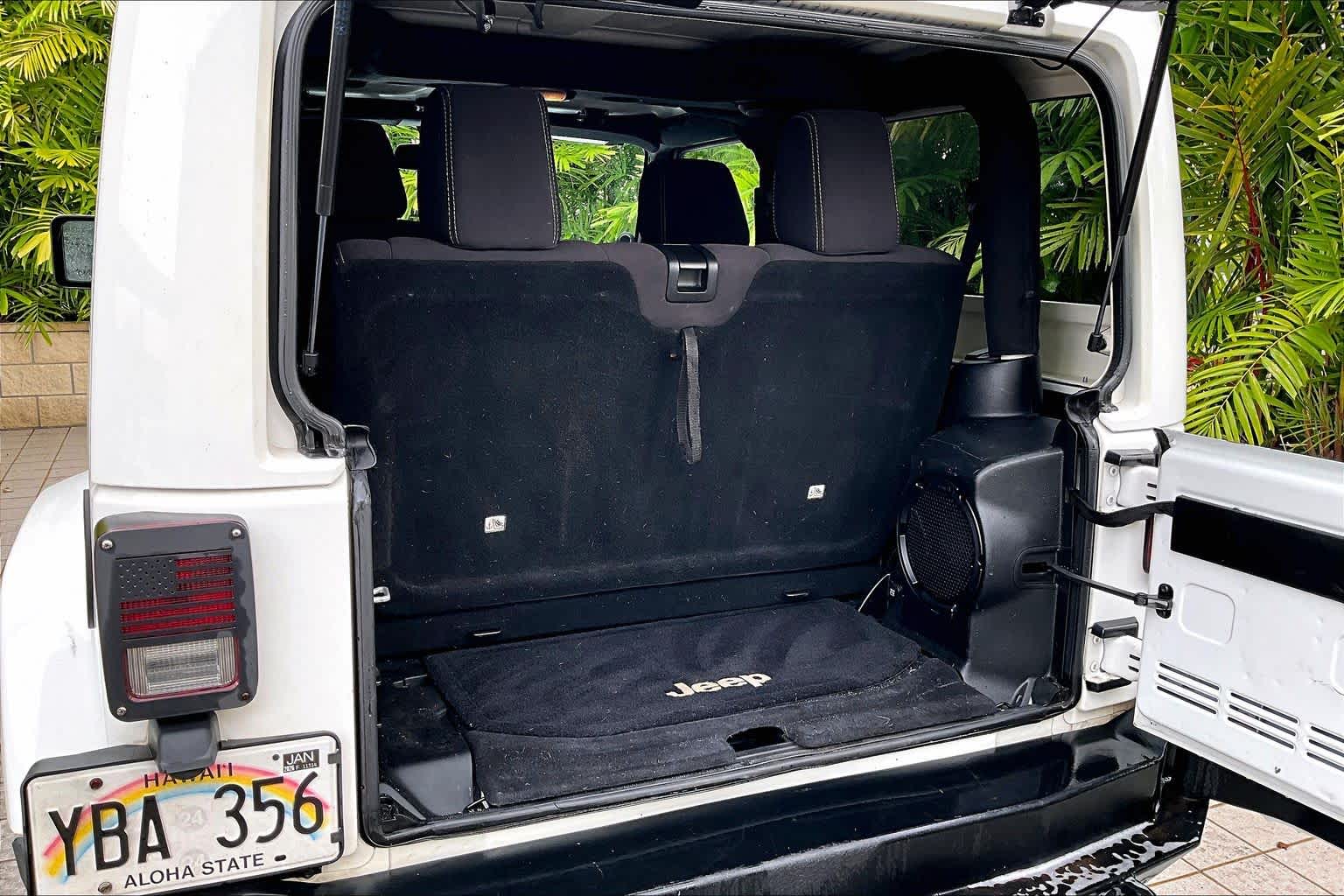 Thumbnail: 2013 Jeep Wrangler - 19