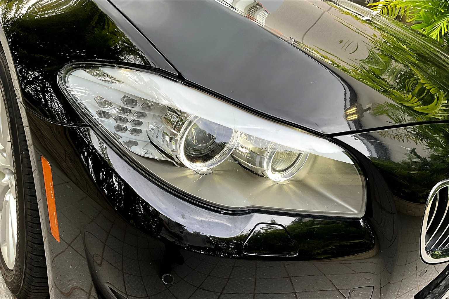 Thumbnail: 2011 BMW 5 Series - 32