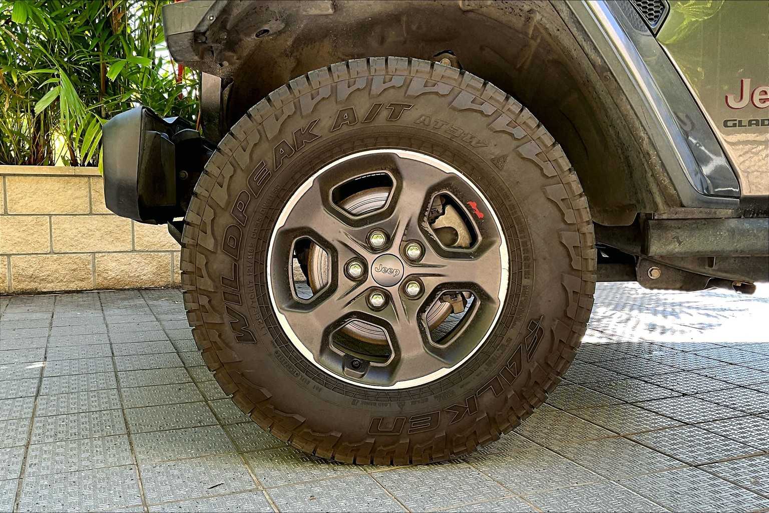 Thumbnail: 2021 Jeep Gladiator - 9