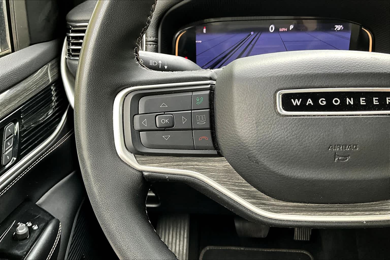 Thumbnail: 2022 Jeep Wagoneer - 24