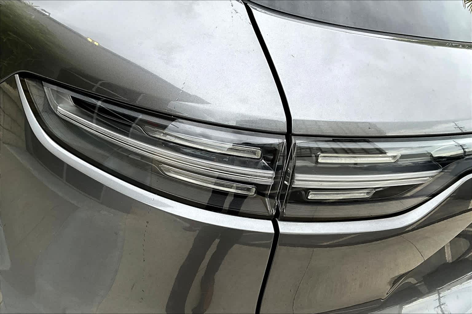 Thumbnail: 2021 Porsche Cayenne - 33