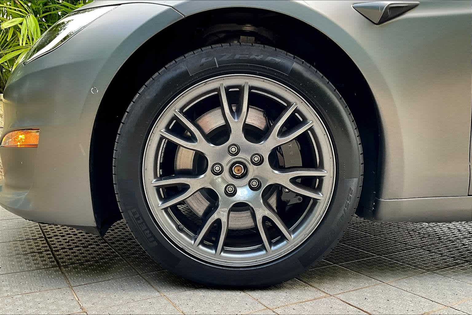 Thumbnail: 2022 Tesla Model S - 9