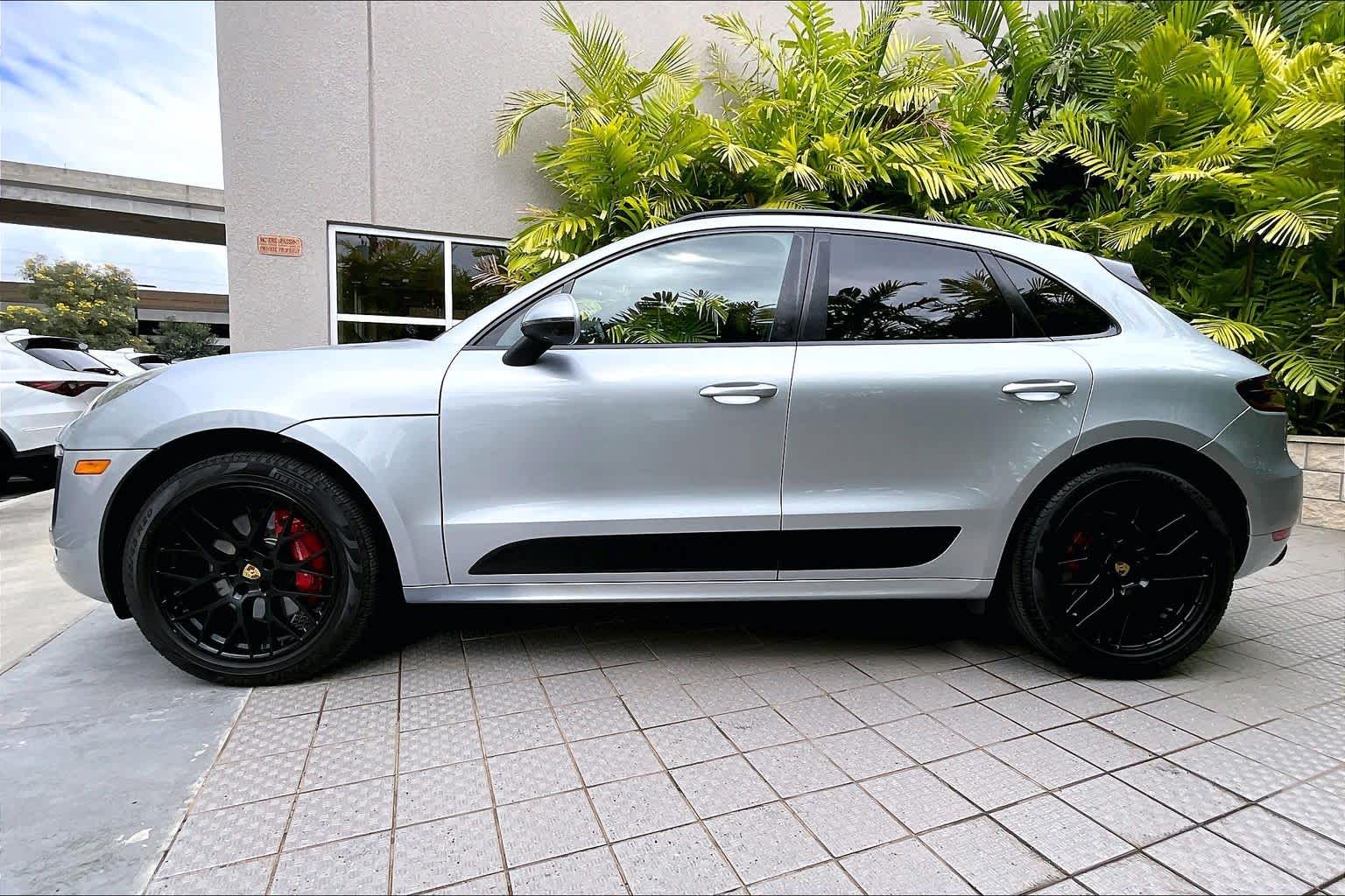 Thumbnail: 2017 Porsche Macan - 4