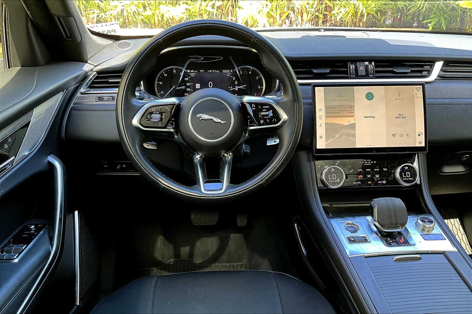 Thumbnail: 2022 Jaguar F-Pace - 9