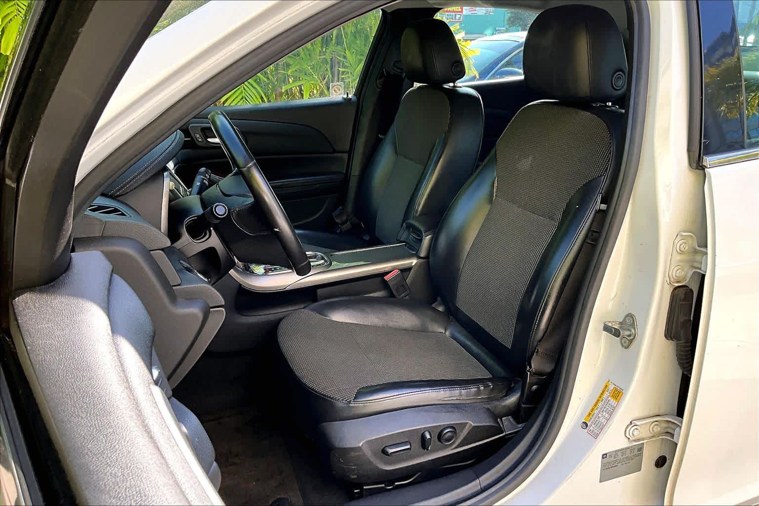 Thumbnail: 2013 Chevrolet Malibu - 12