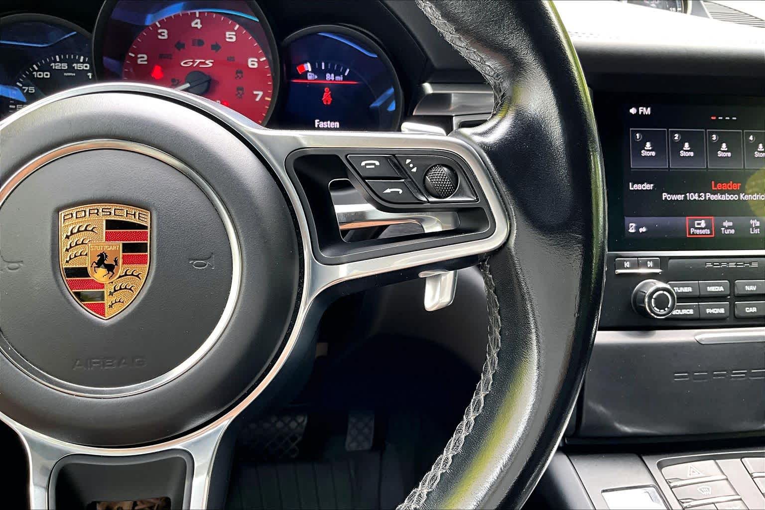 Thumbnail: 2017 Porsche Macan - 26