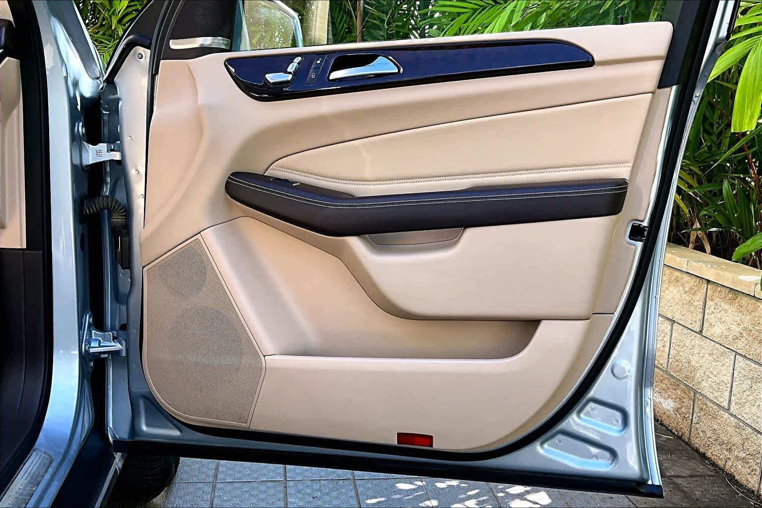 Thumbnail: 2017 Mercedes-Benz GLE - 29