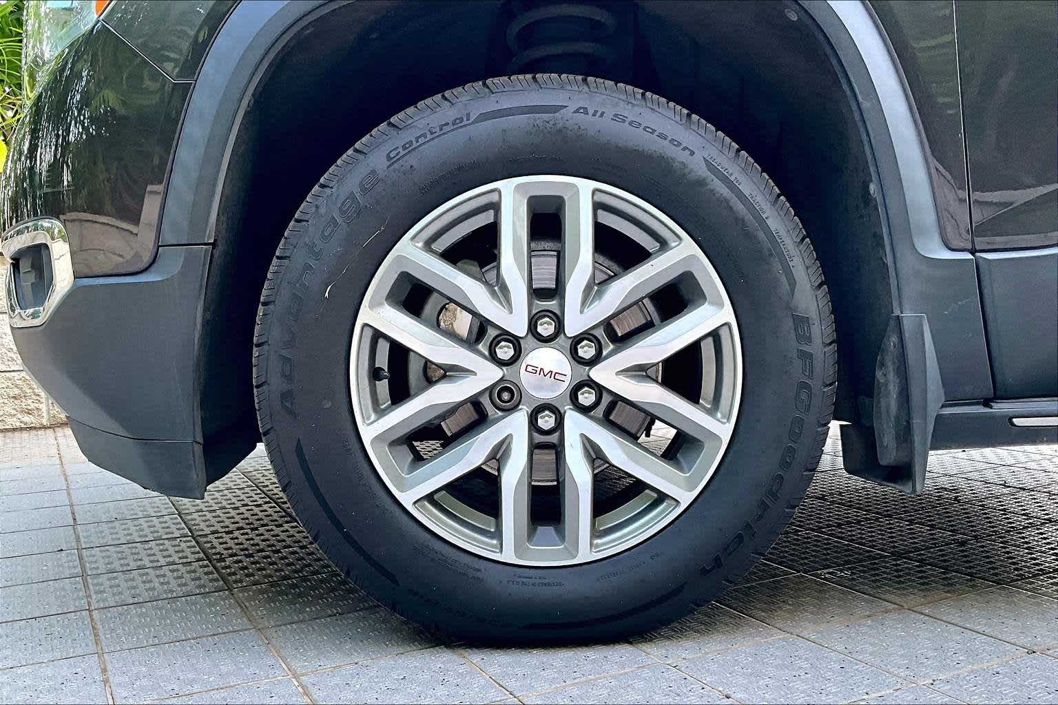 Thumbnail: 2017 GMC Acadia - 9