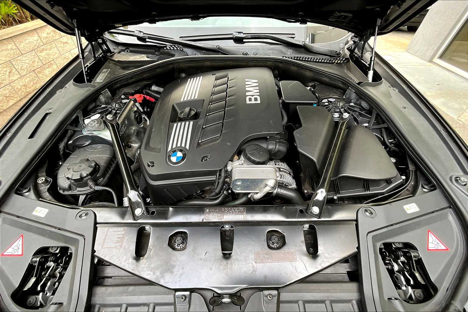 Thumbnail: 2011 BMW 5 Series - 10
