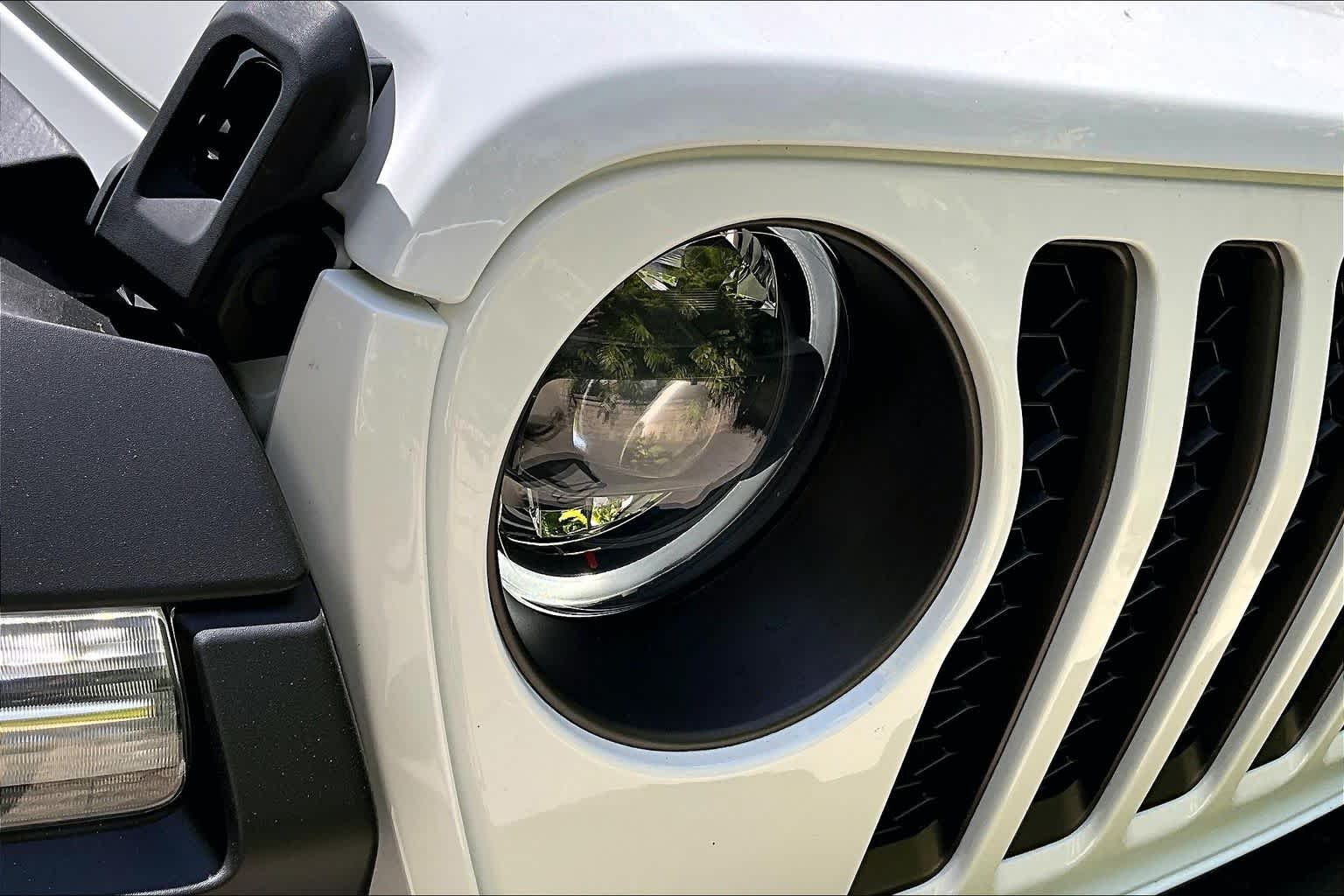 Thumbnail: 2023 Jeep Wrangler - 32