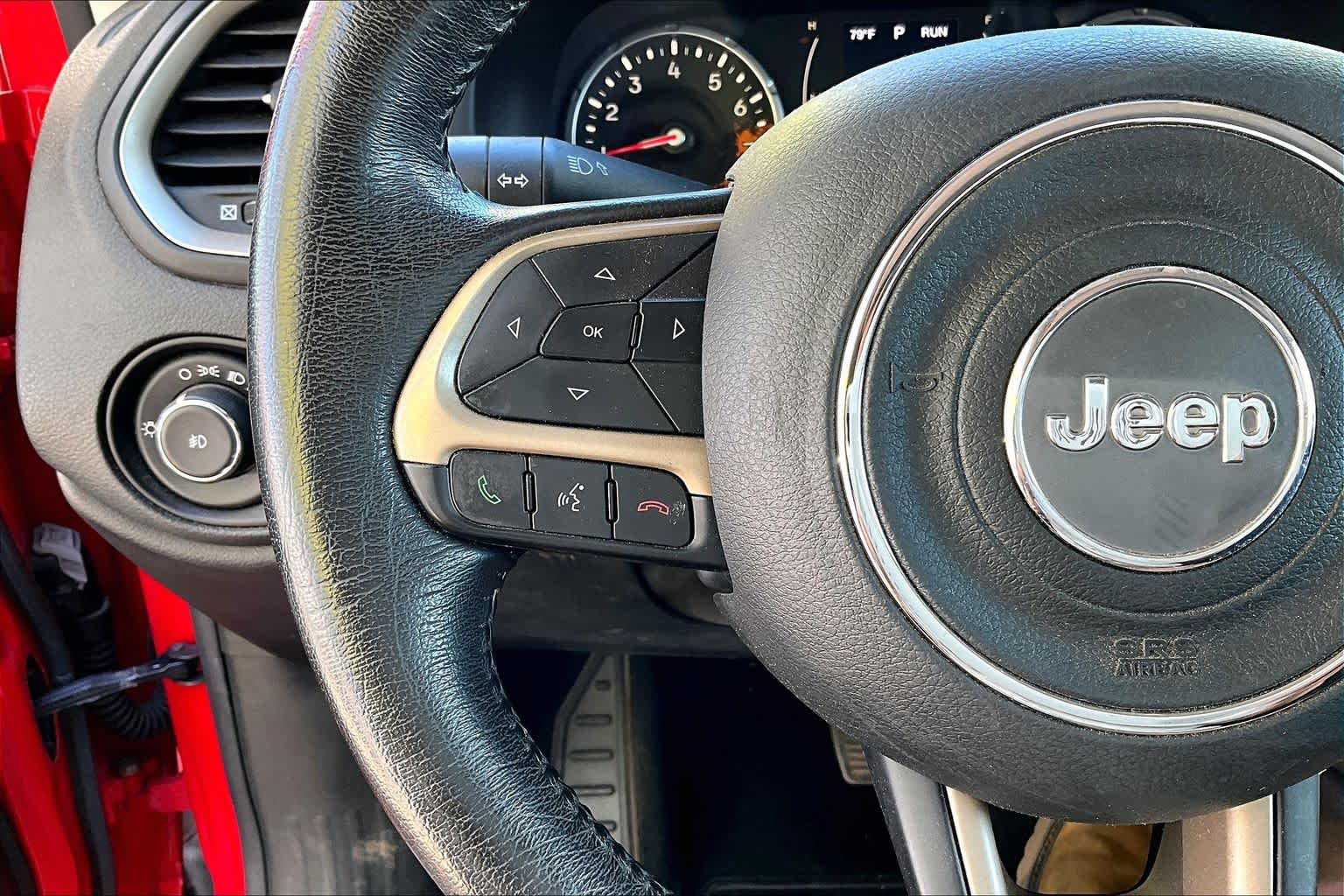 Thumbnail: 2015 Jeep Renegade - 25