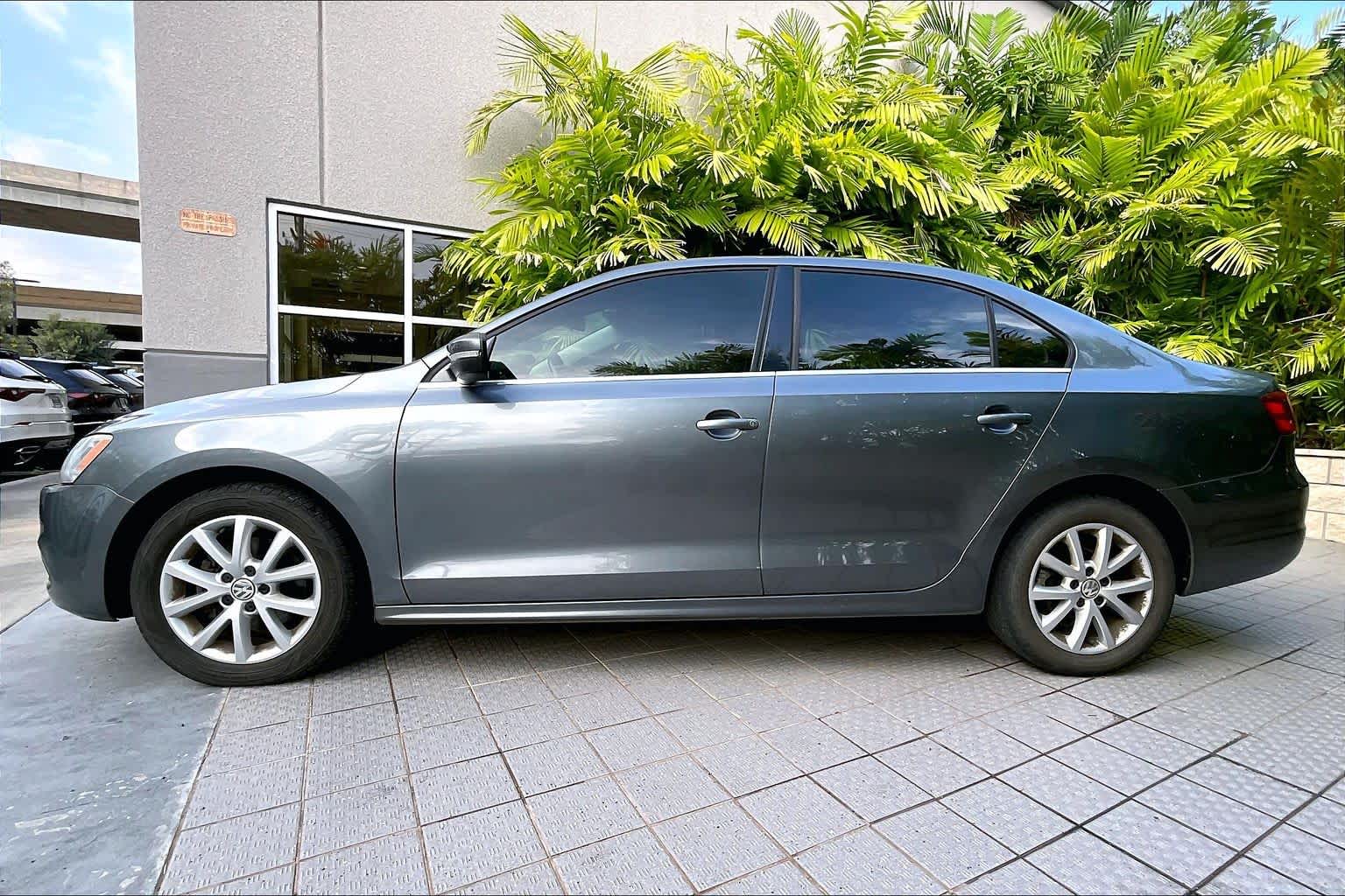 Thumbnail: 2013 Volkswagen Jetta - 4