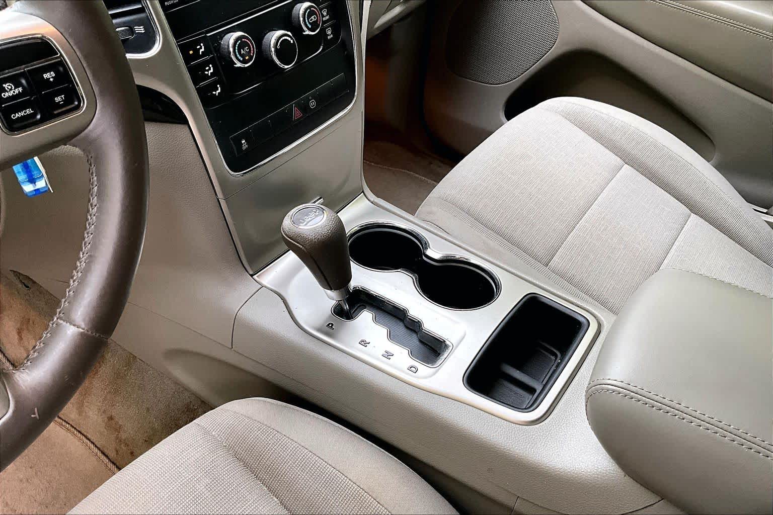 Thumbnail: 2011 Jeep Grand Cherokee - 17