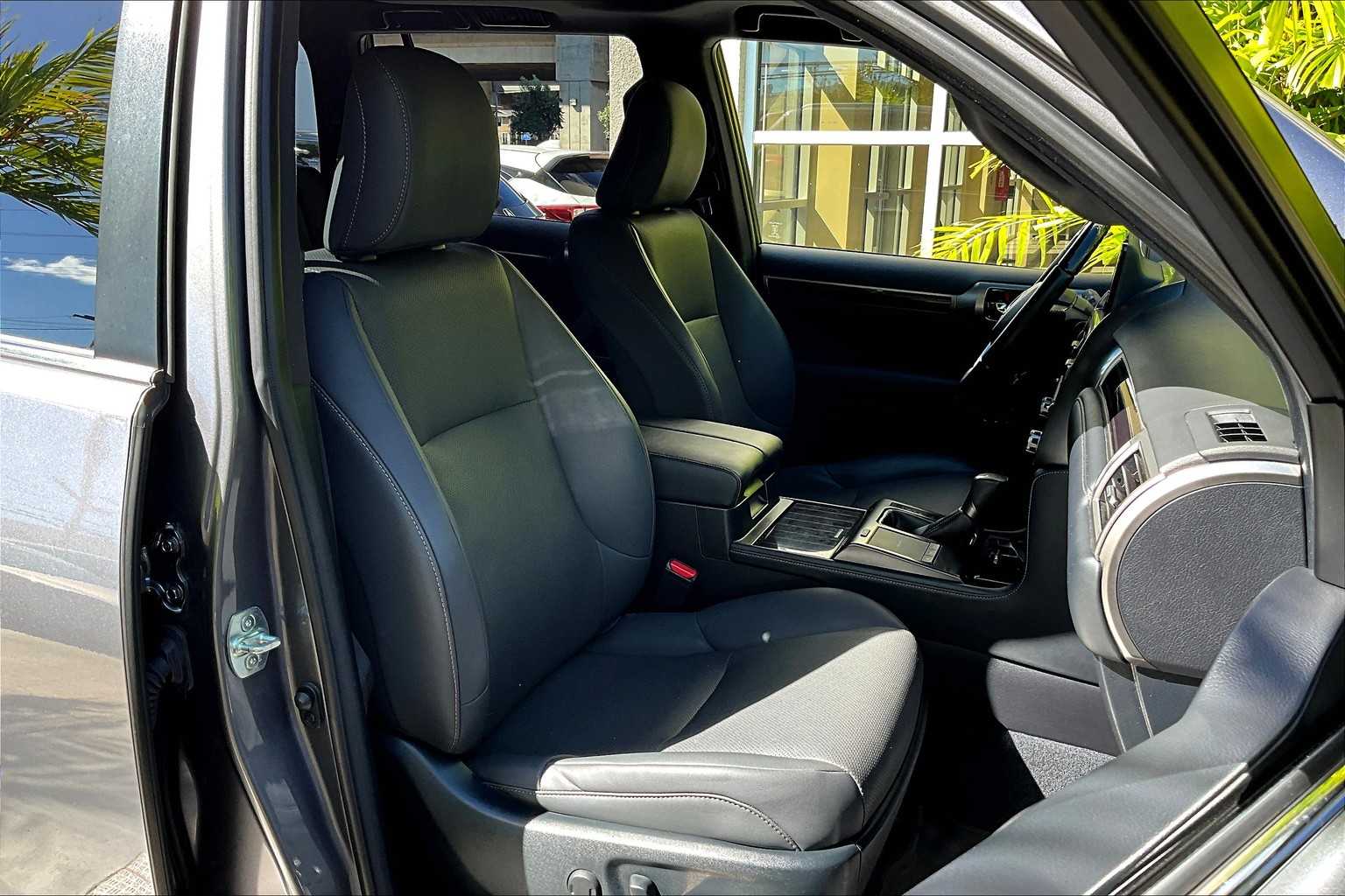 Thumbnail: 2022 Lexus GX - 14