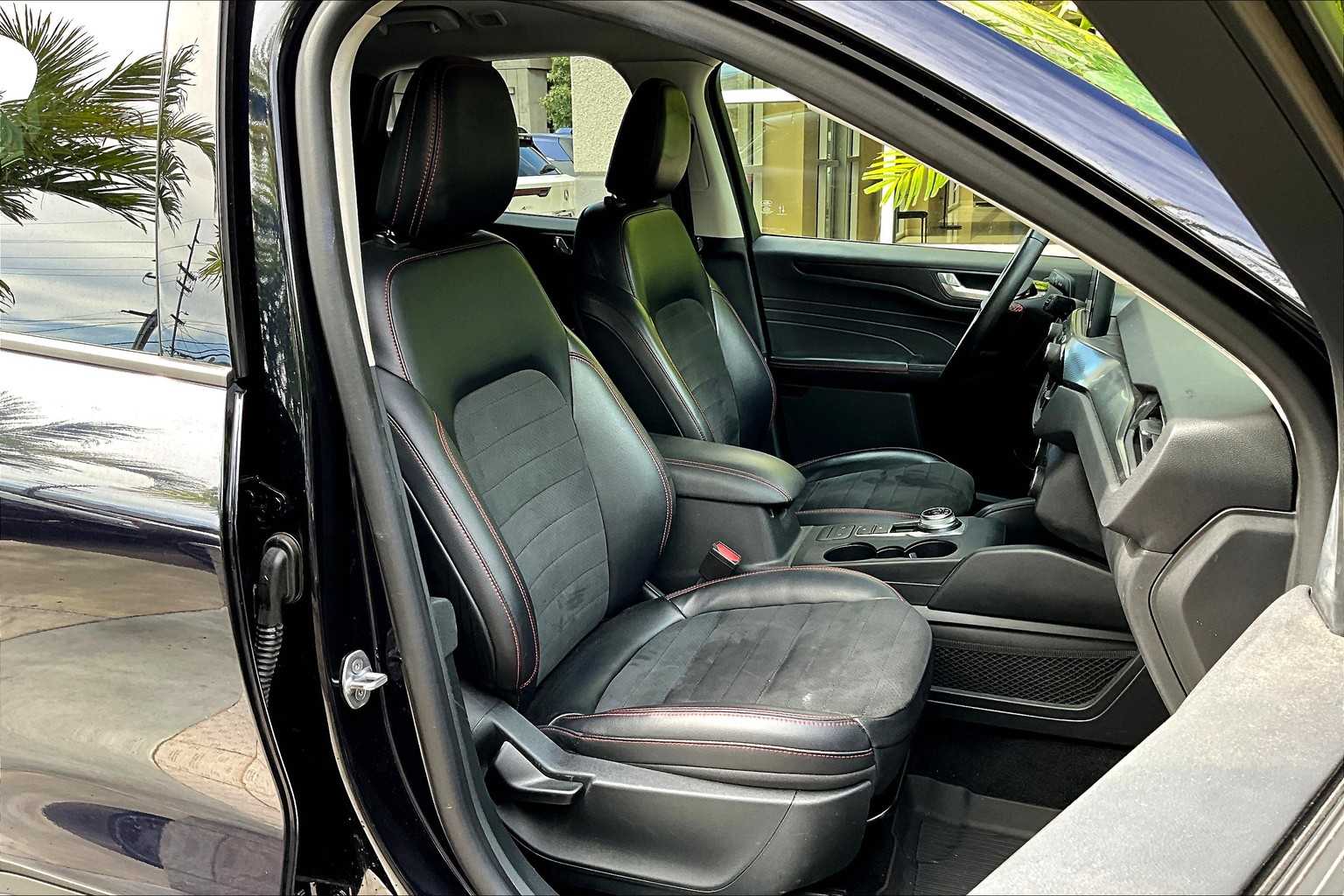 Thumbnail: 2021 Ford Escape - 14