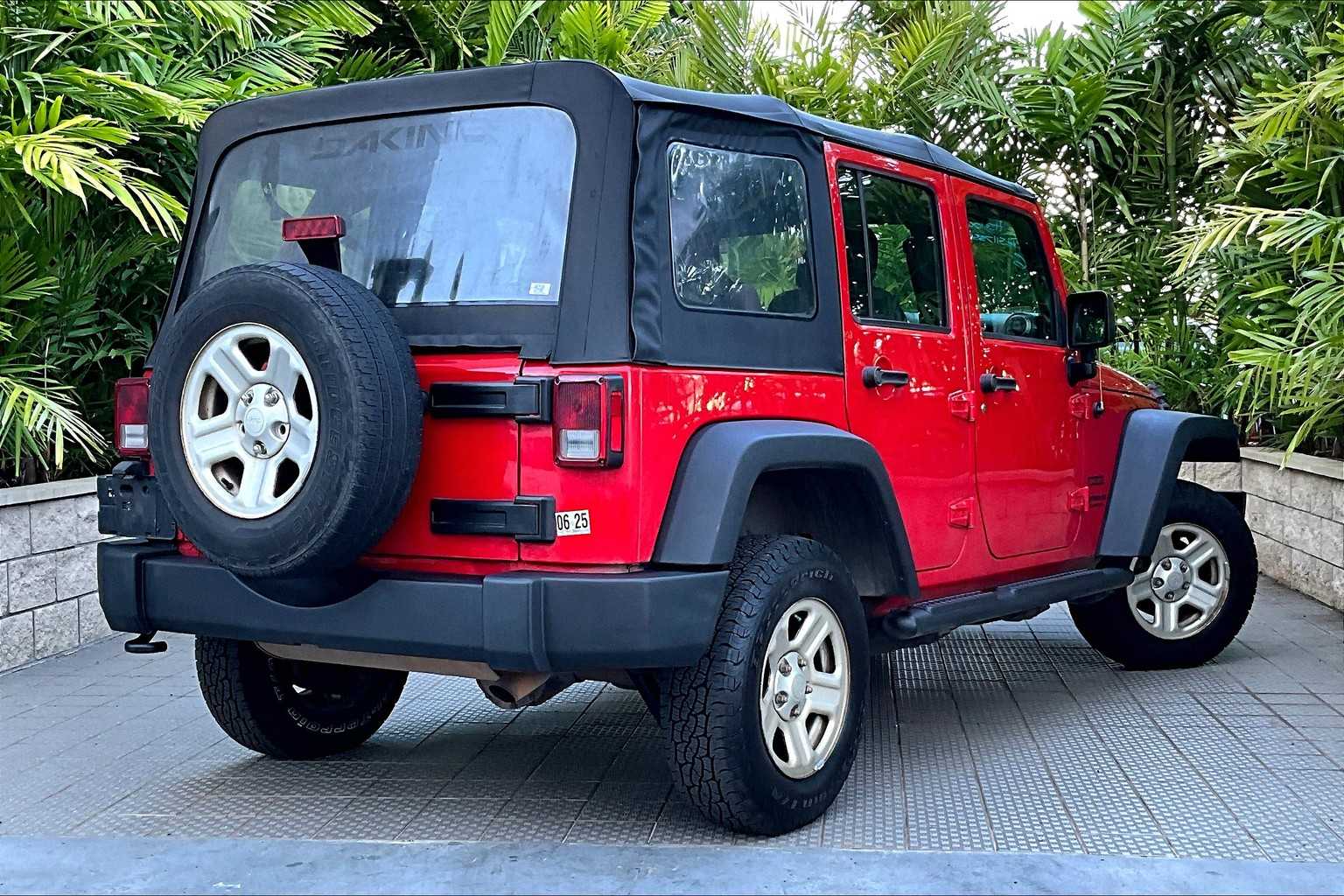 Thumbnail: 2017 Jeep Wrangler - 23