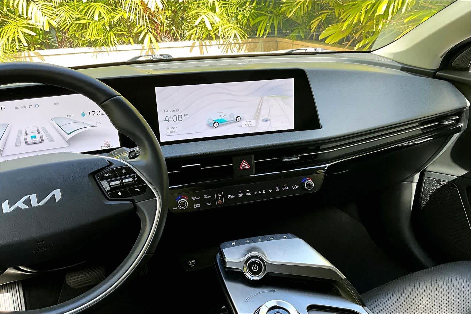 Thumbnail: 2022 Kia EV6 - 16