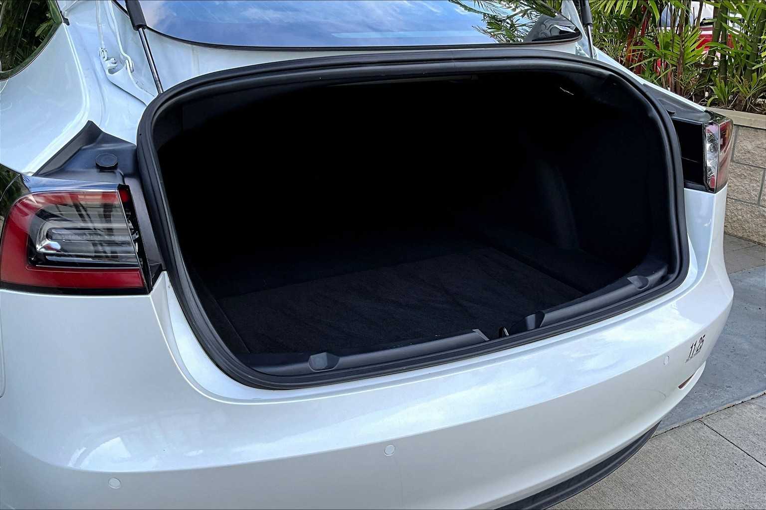 Thumbnail: 2018 Tesla Model 3 - 18
