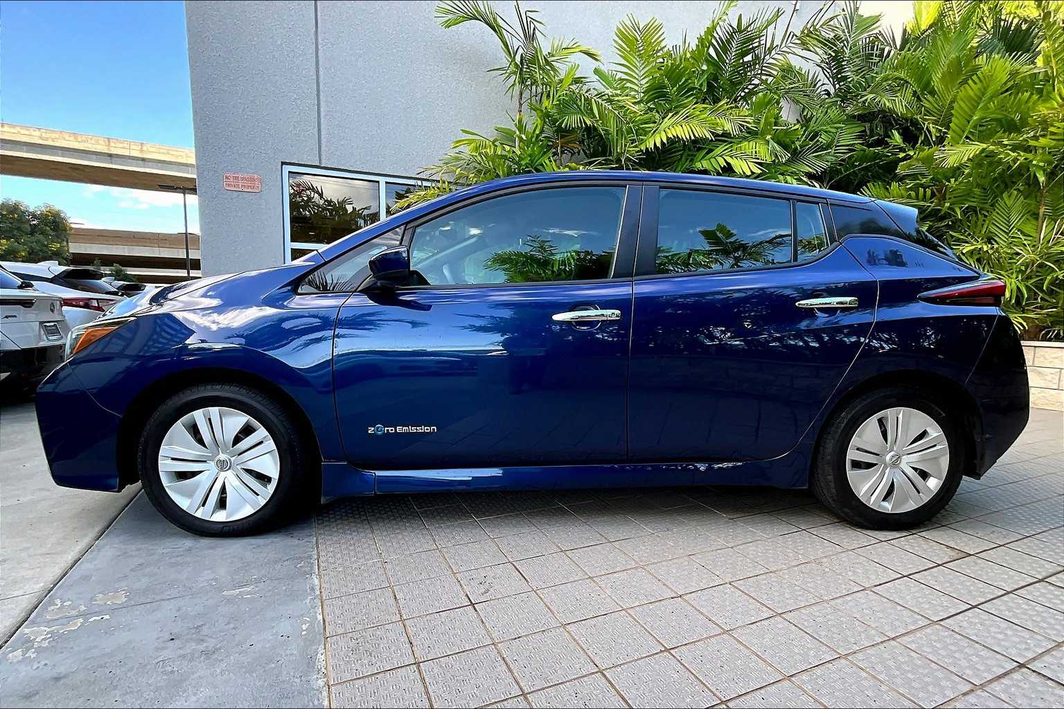 Thumbnail: 2018 Nissan Leaf - 4