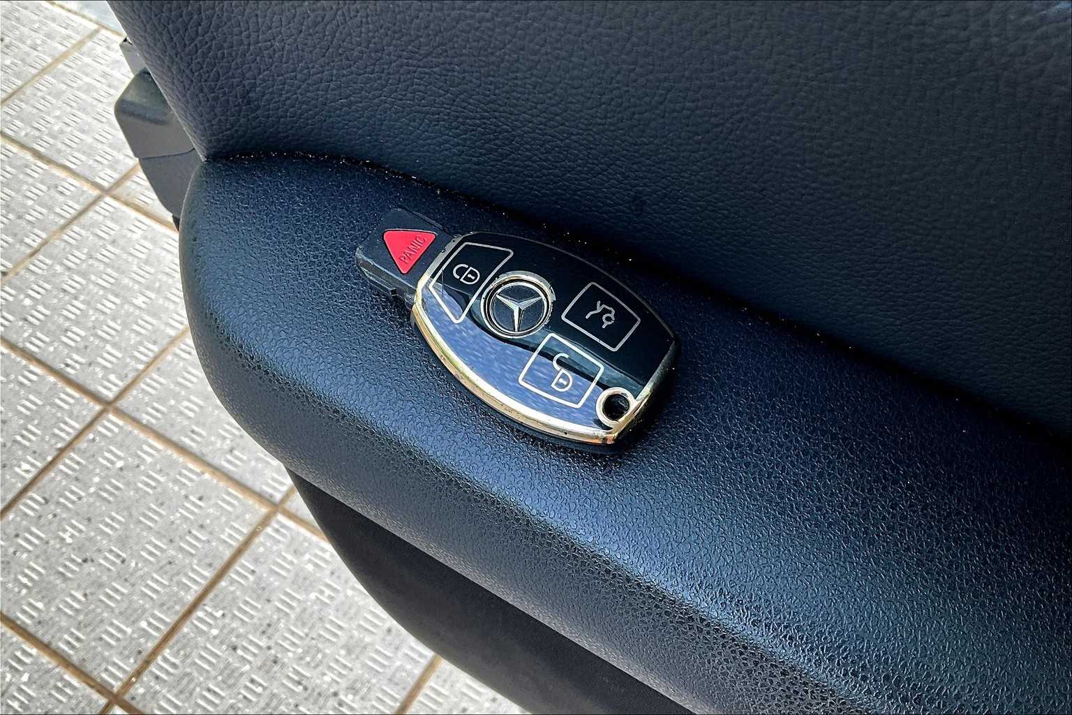 Thumbnail: 2012 Mercedes-Benz C-Class - 20