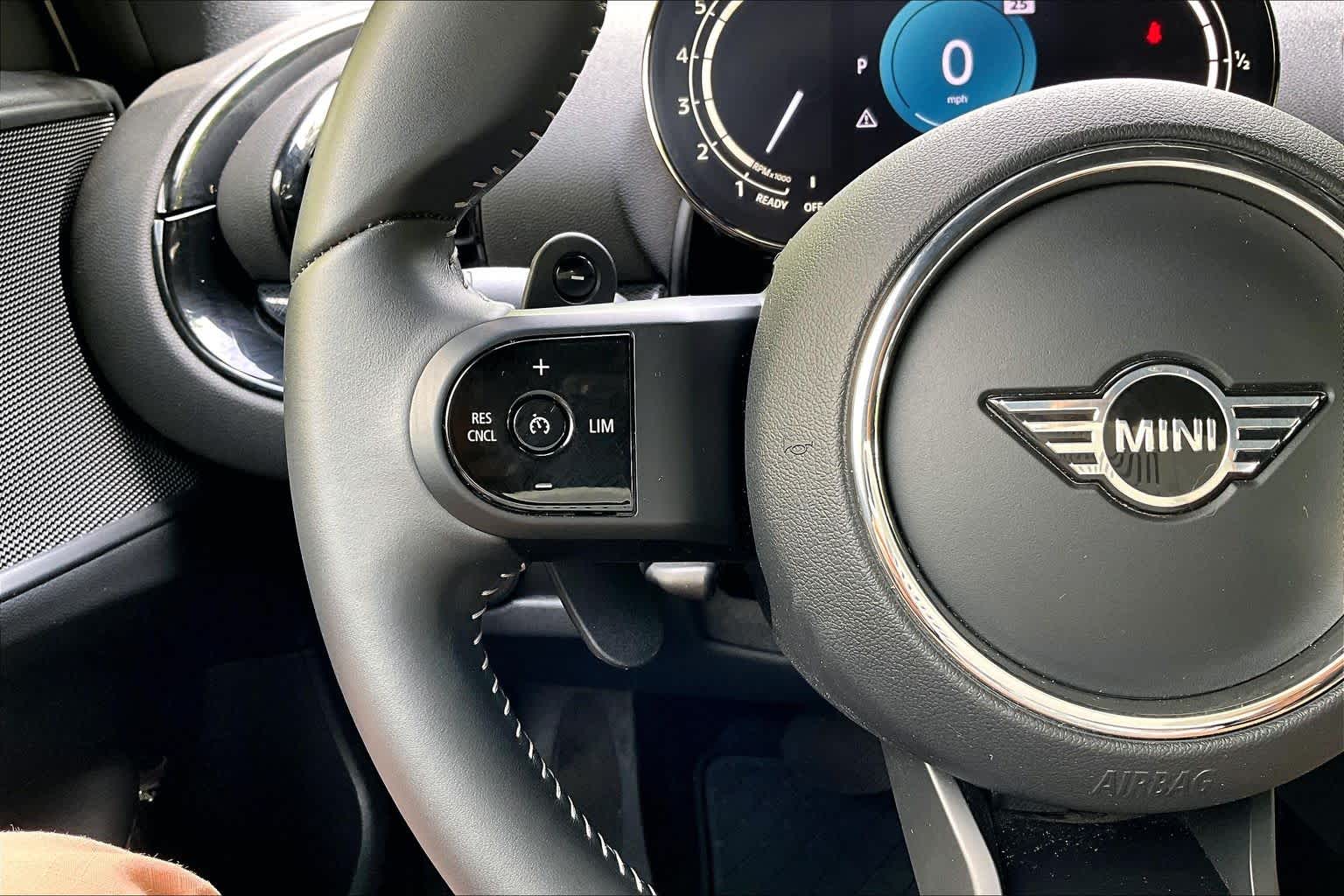 Thumbnail: 2023 MINI Cooper Clubman - 25