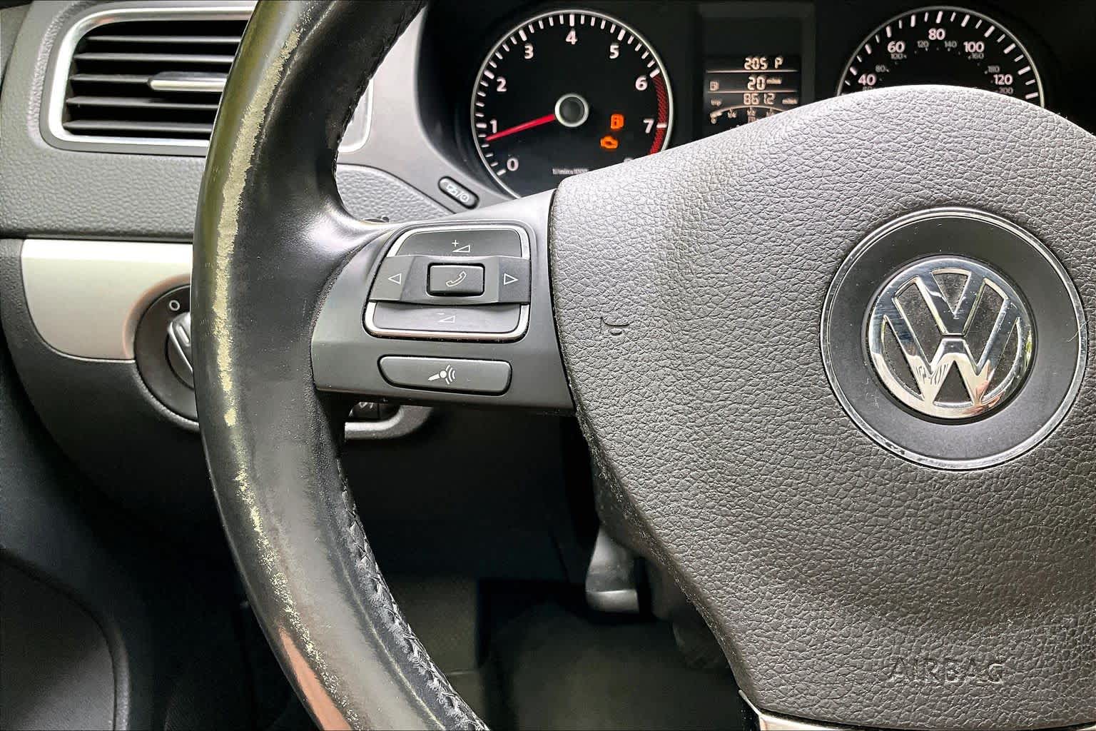 Thumbnail: 2013 Volkswagen Jetta - 25