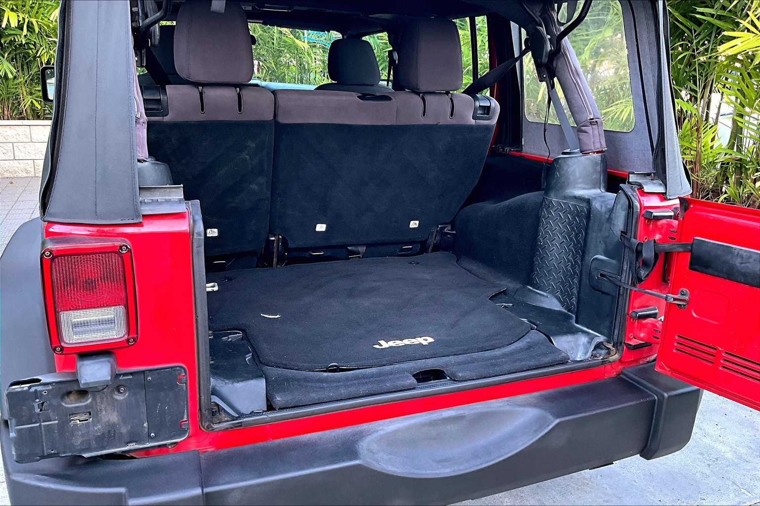 Thumbnail: 2017 Jeep Wrangler - 19