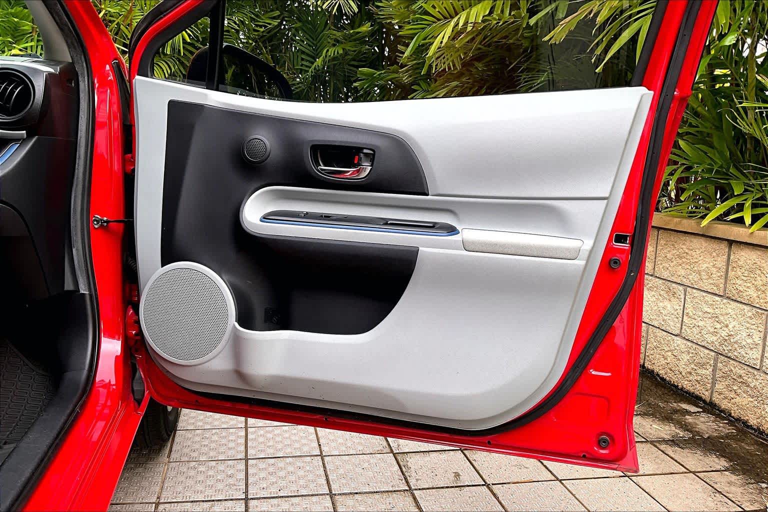 Thumbnail: 2012 Toyota Prius c - 29