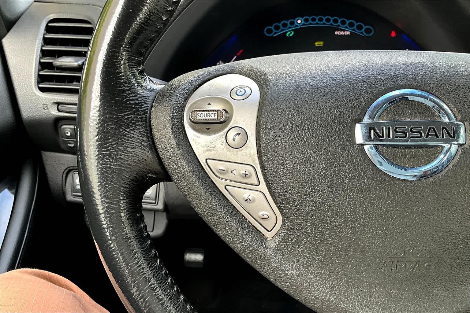 2013 Nissan Leaf SL 24