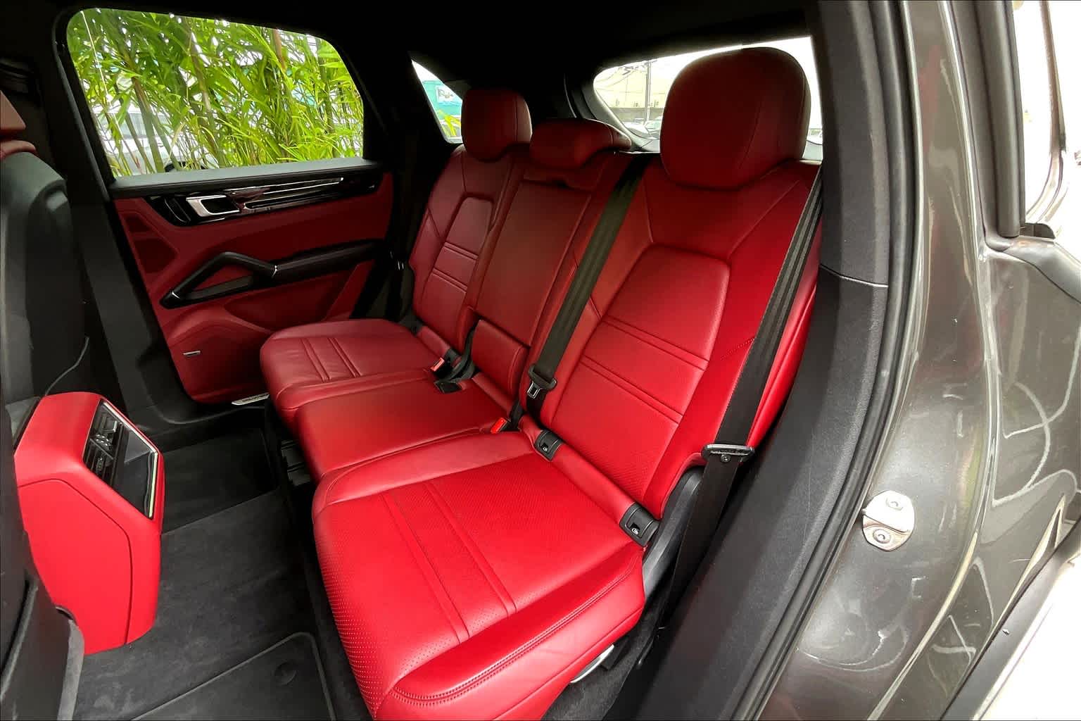 Thumbnail: 2021 Porsche Cayenne - 30