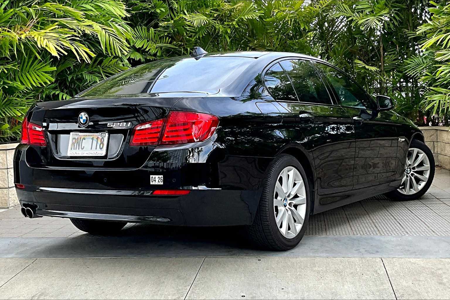 Thumbnail: 2011 BMW 5 Series - 23