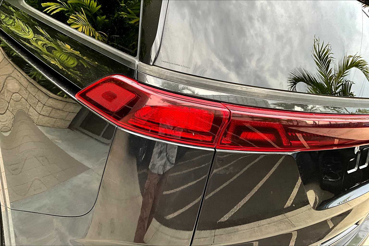 Thumbnail: 2022 Kia Carnival - 33