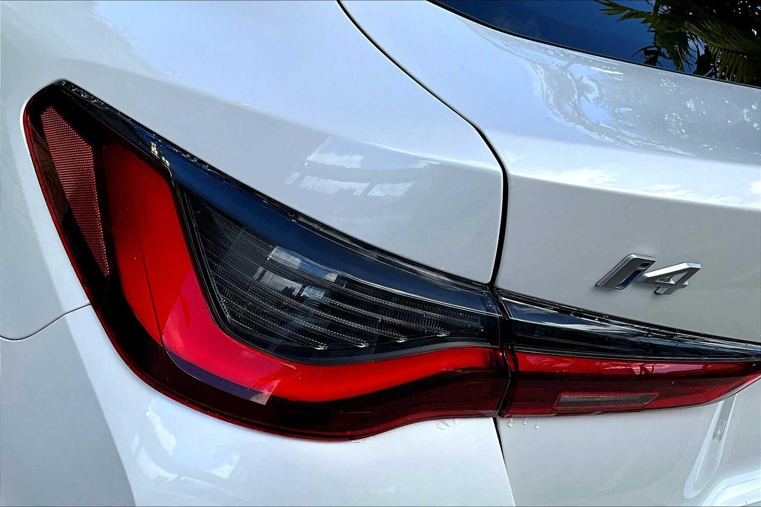 Thumbnail: 2022 BMW i4 - 33