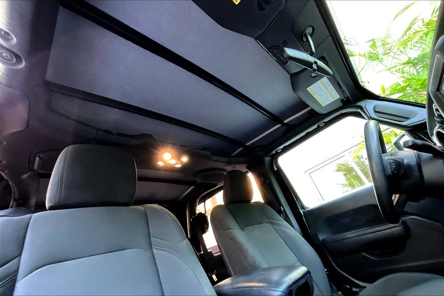Thumbnail: 2022 Jeep Wrangler - 31