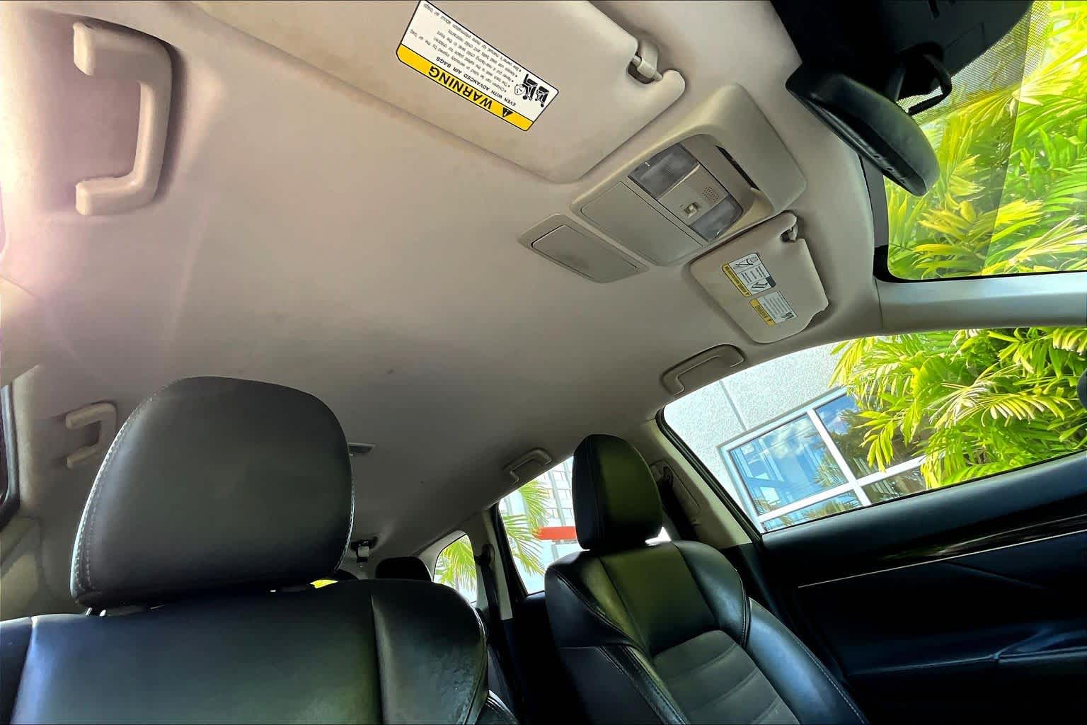 Thumbnail: 2020 Mitsubishi Outlander - 31