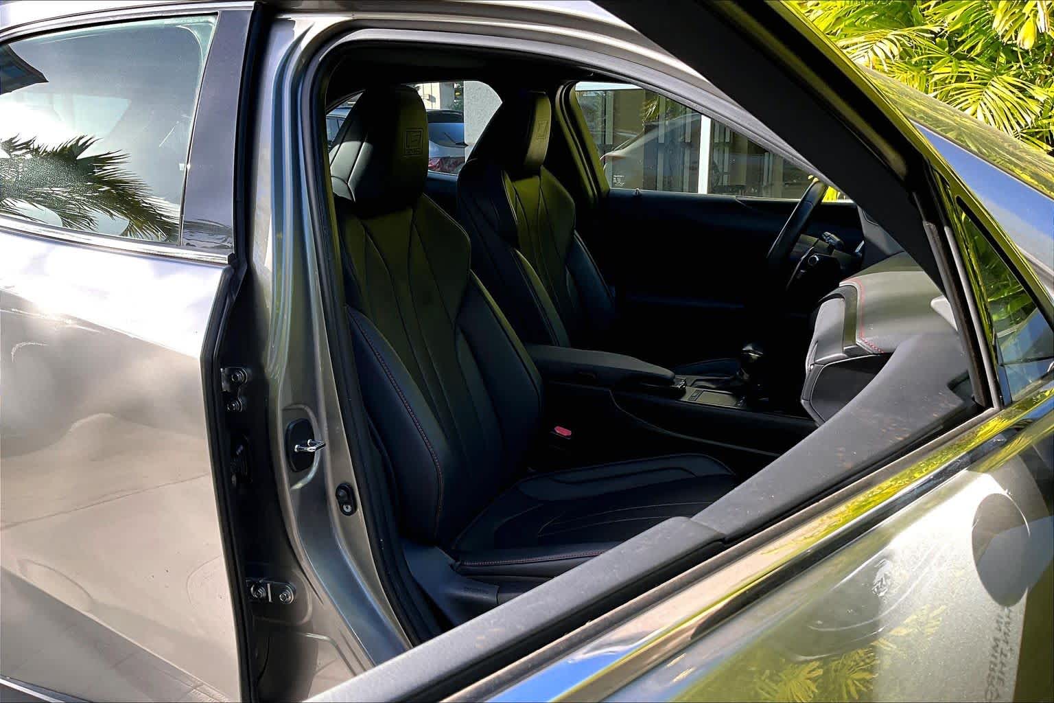 Thumbnail: 2020 Lexus UX - 14