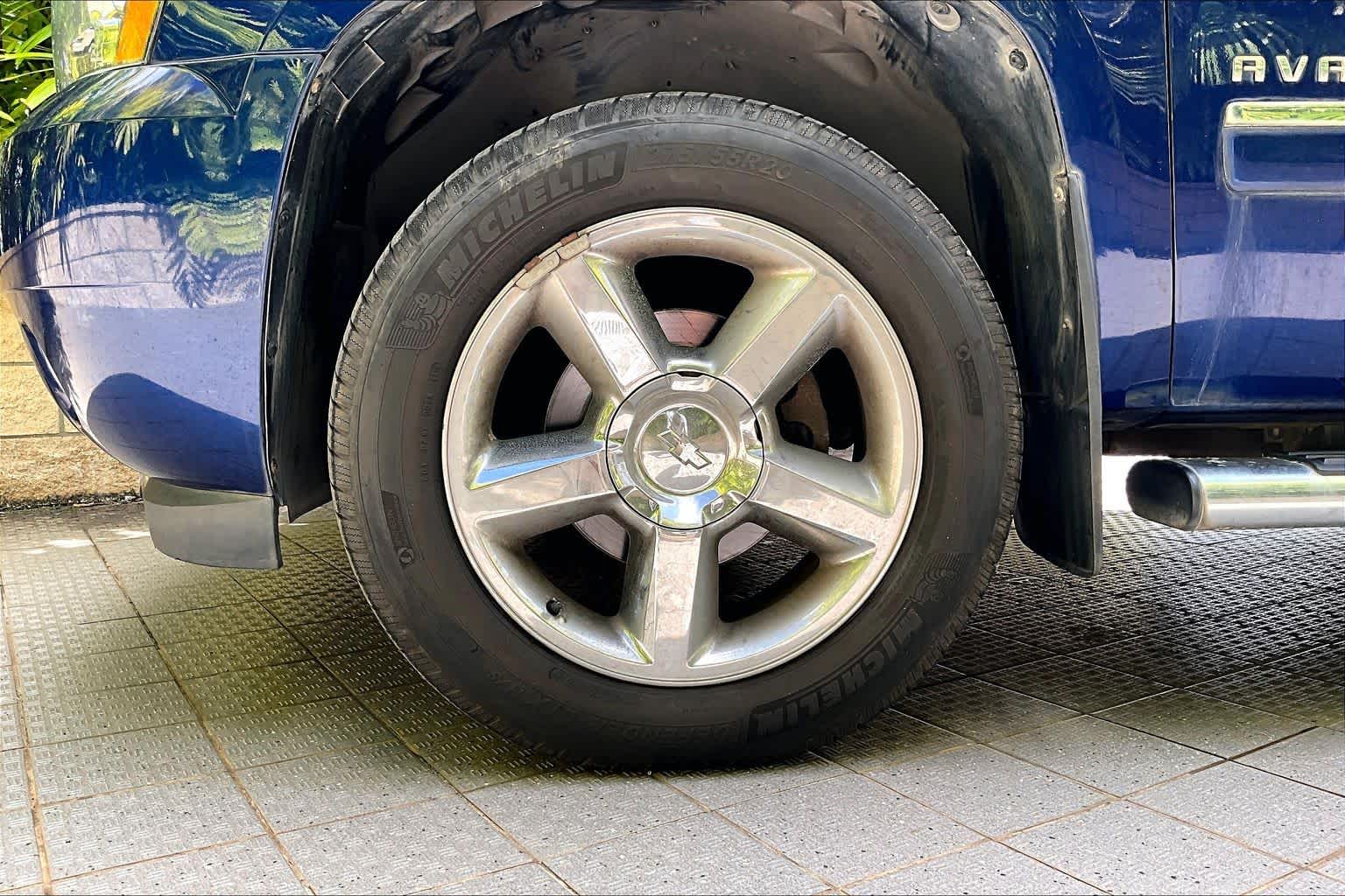 Thumbnail: 2013 Chevrolet Avalanche 1500 - 9