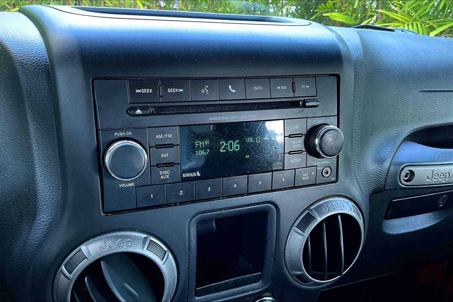 Thumbnail: 2017 Jeep Wrangler - 27