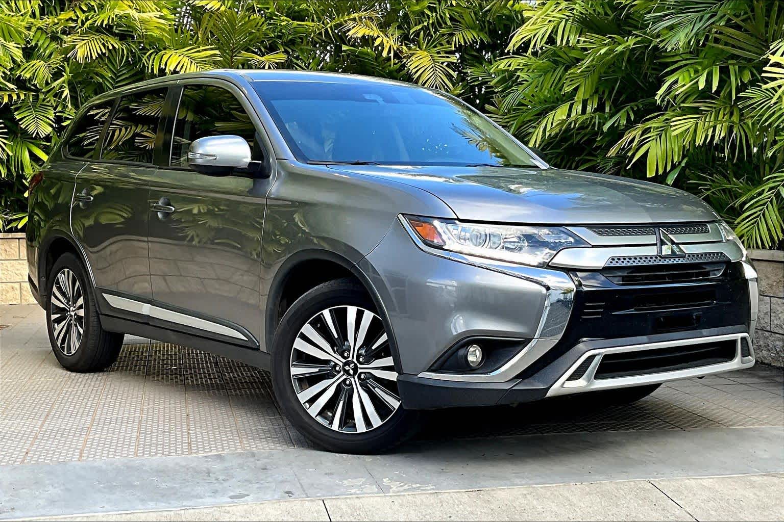 Thumbnail: 2020 Mitsubishi Outlander - 22