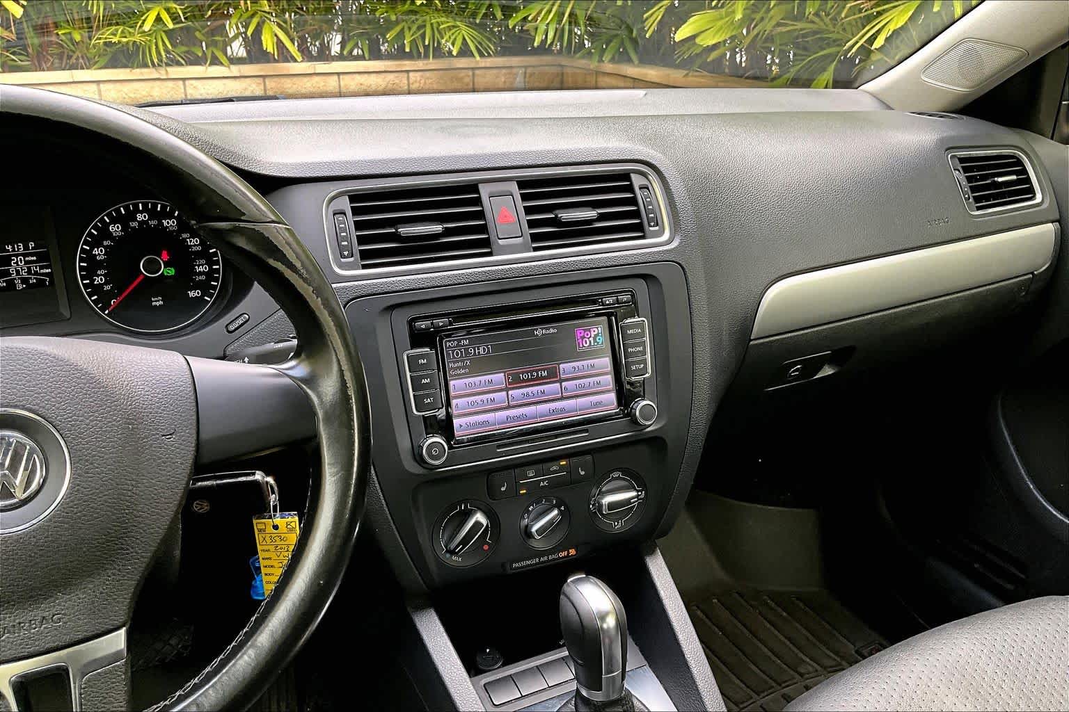 Thumbnail: 2013 Volkswagen Jetta - 16