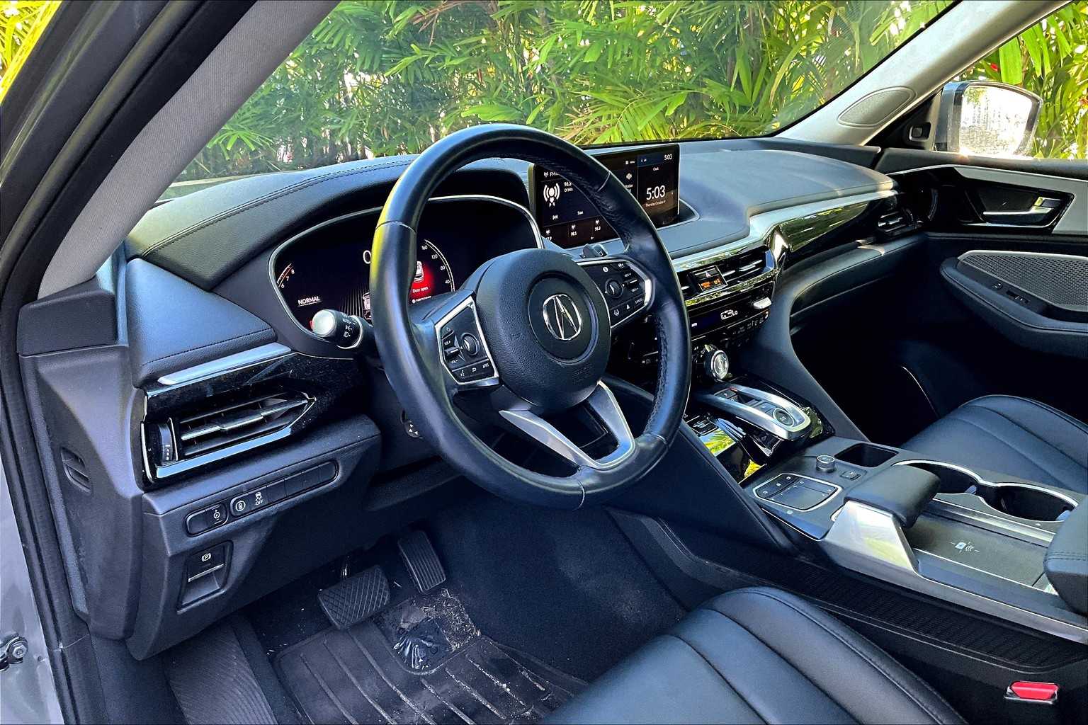 2023 Acura MDX photo 2