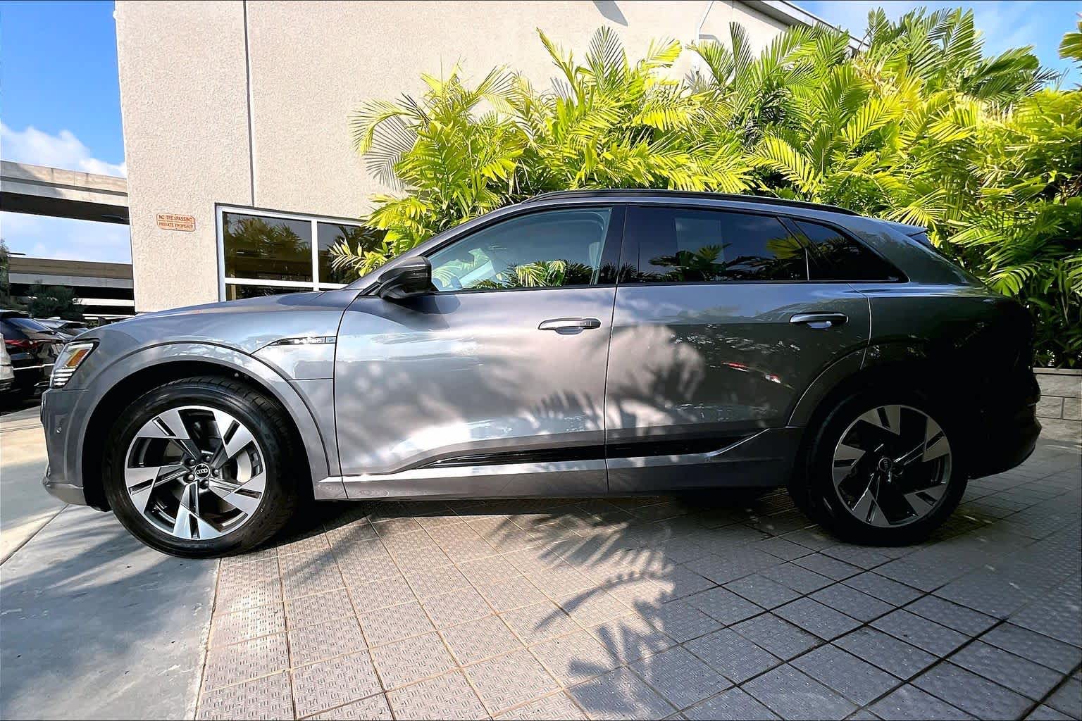 Thumbnail: 2021 Audi e-tron - 4